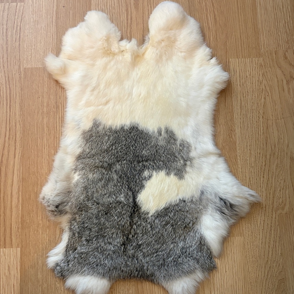 A255 Cream & Gray Rabbit Fur Pelt — Approx. 13 x 20 Inches